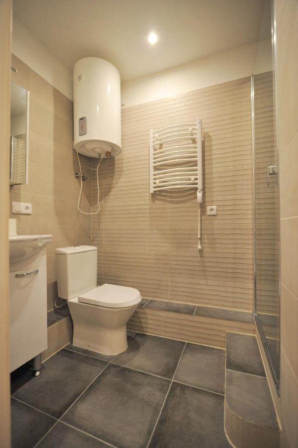 Central Comfort At Hanzas Residence, Stay Near Cafes, Bars, Museums & Esplanade Рига Екстер'єр фото