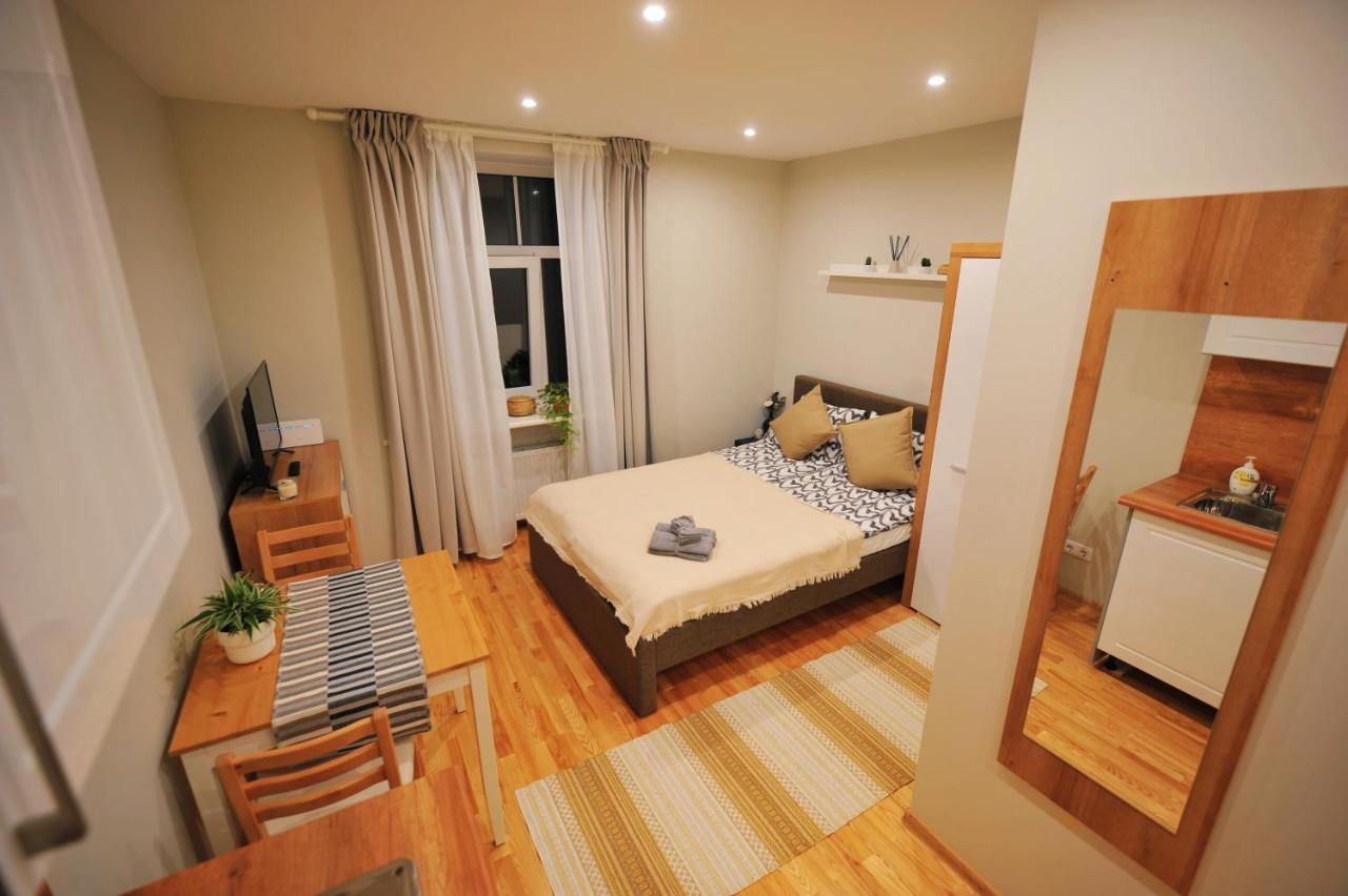 Central Comfort At Hanzas Residence, Stay Near Cafes, Bars, Museums & Esplanade Рига Екстер'єр фото