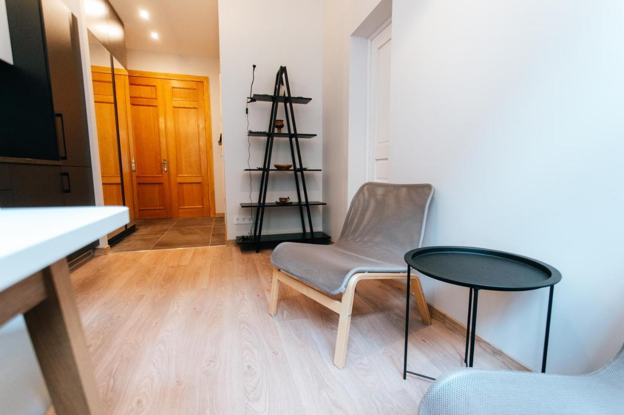 Central Comfort At Hanzas Residence, Stay Near Cafes, Bars, Museums & Esplanade Рига Екстер'єр фото